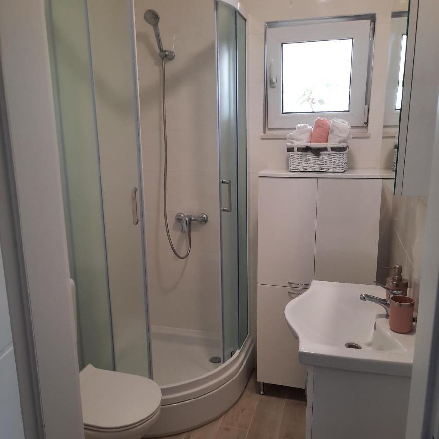 Studio Apartman Mare Trogir Exterior foto